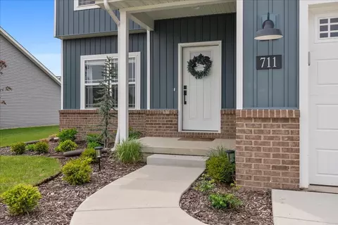 Exterior - 711 Rapp Dr, Mahomet, IL 61853 photo 2 of 4