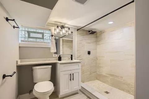 Bath - 504 W 127th Pl, Chicago, IL 60628 photo 2 of 2
