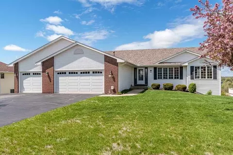 310 Gray Hawk Dr, Machesney Park, IL 61115