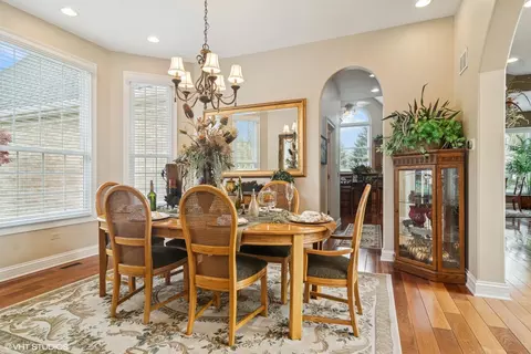 Dining - 2001 Anthony Ln, Mchenry, IL 60051 photo 1 of 3