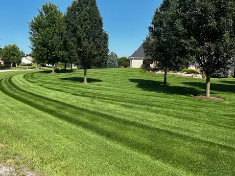 Exterior - 2001 Anthony Ln, Mchenry, IL 60051 photo 31 of 31