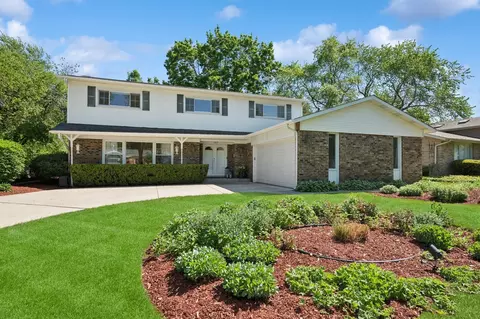 1227 Crane Blvd, Libertyville, IL 60048