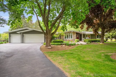 6 N198 Old Homestead Rd, Saint Charles, IL 60175