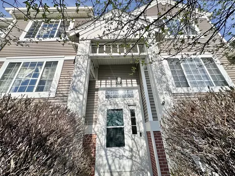 2278 Twilight Dr, Aurora, IL 60503
