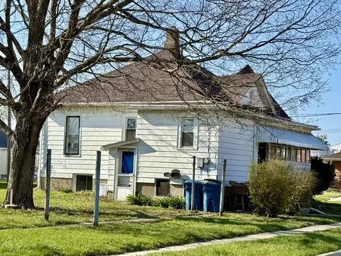 251 E 1st St, Oglesby, IL 61348 photo 3