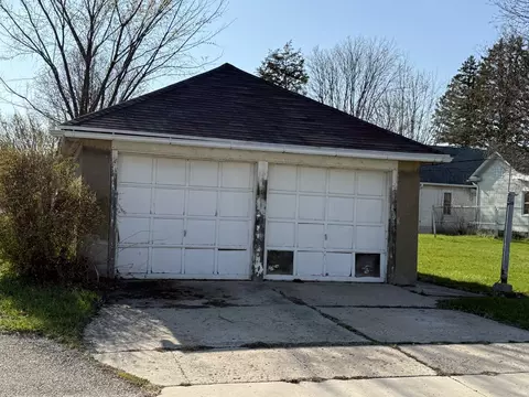 251 E 1st St, Oglesby, IL 61348 photo 4