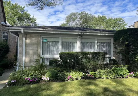 7924 Tripp Ave, Skokie, IL 60076
