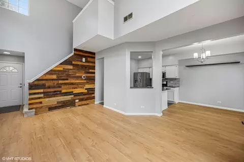 Living - 1601 Spaulding Rd, Bartlett, IL 60103 photo 3 of 3