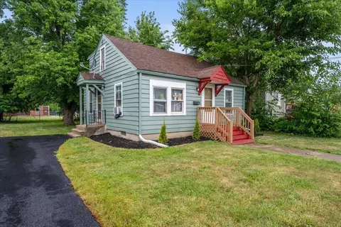 808 Gillette Ave, Aurora, IL 60506