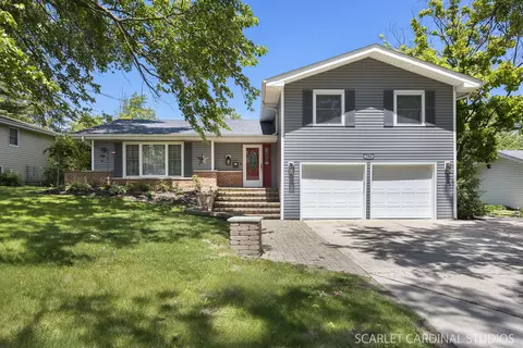 21 W734 Buckingham Rd, Glen Ellyn, IL 60137