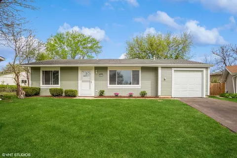 2041 Chaplin Ct, Hanover Park, IL 60133