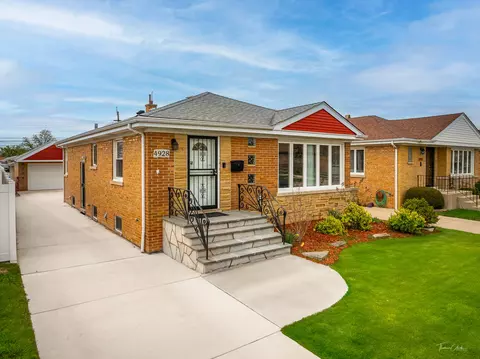 4928 N Sayre Ave, Chicago, IL 60656