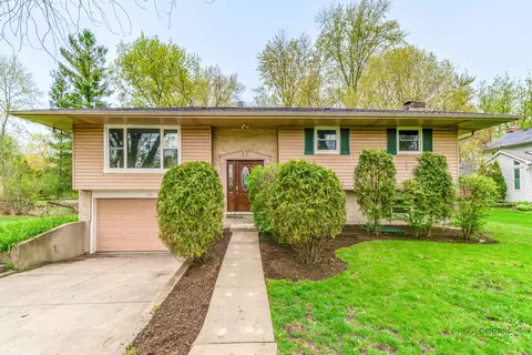 15440 W Fair Ln, Libertyville, IL 60048