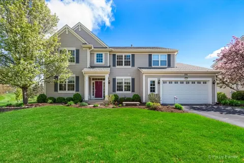 332 Inverness Dr, Cary, IL 60013