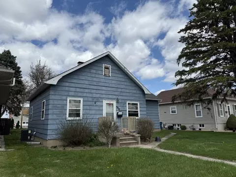 308 E 1st St, Oglesby, IL 61348 photo 3