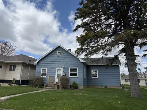 308 E 1st St, Oglesby, IL 61348 photo 2