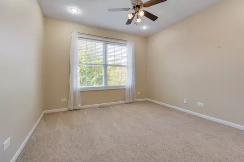 Bedroom - 2575 Adamsway Dr, Aurora, IL 60502 photo 4 of 4
