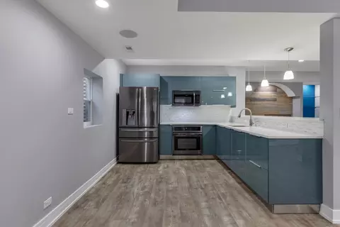 Kitchen - 2575 Adamsway Dr, Aurora, IL 60502 photo 4 of 4