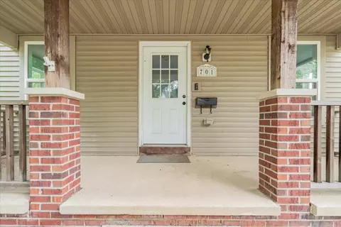 701 S Fell Ave, Normal, IL 61761 photo 4