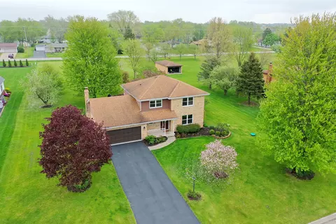 2800 Abbington Dr, New Lenox, IL 60451