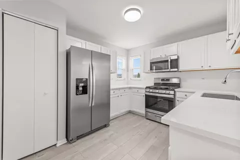 Kitchen - 2205 Henning Pl, Plainfield, IL 60586 photo 1 of 3