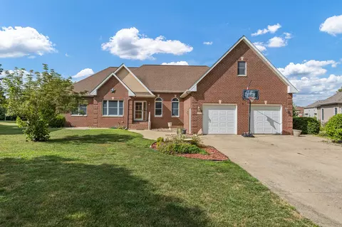 1511 River Bluff Ct, Mahomet, IL 61853