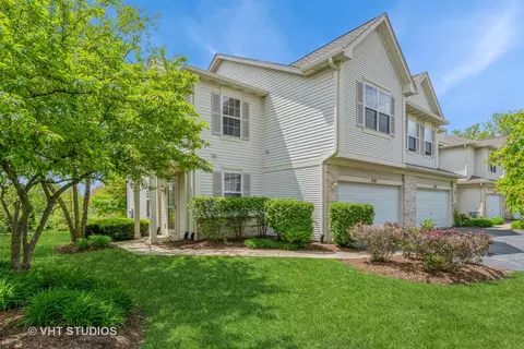 2397 Sunrise Cir, Aurora, IL 60503