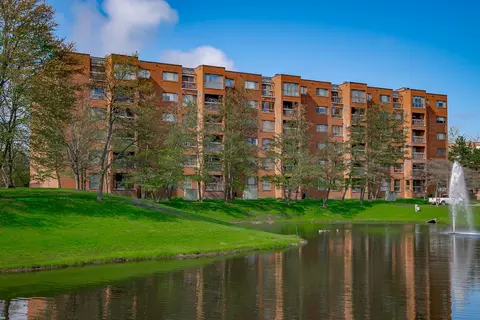 701 Forum Dr #310, Glenview, IL 60025