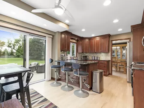 848 Braintree Ln, Bartlett, IL 60103 photo 5