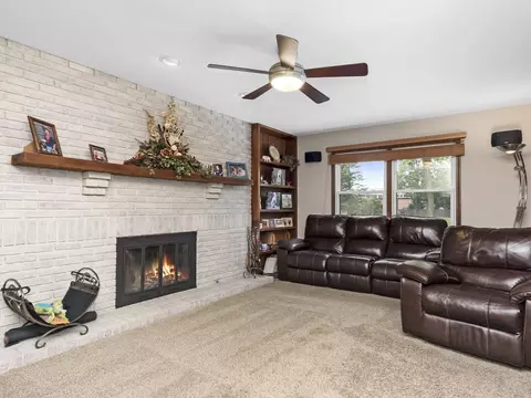 848 Braintree Ln, Bartlett, IL 60103 photo 4