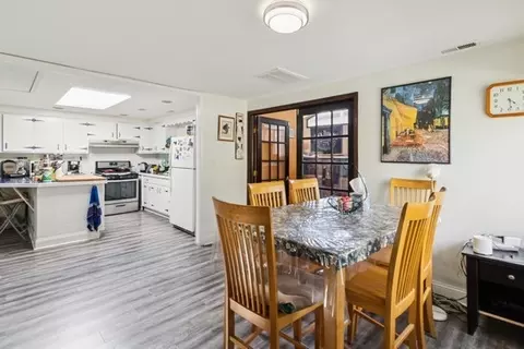 Dining - 2104 S River Rd, Des Plaines, IL 60018 photo 2 of 3