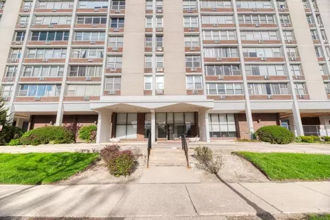 33 N Main St #11C, Lombard, IL 60148