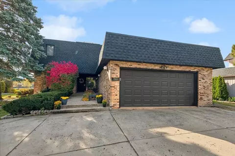 1865 Elizabeth Ct, Deerfield, IL 60015