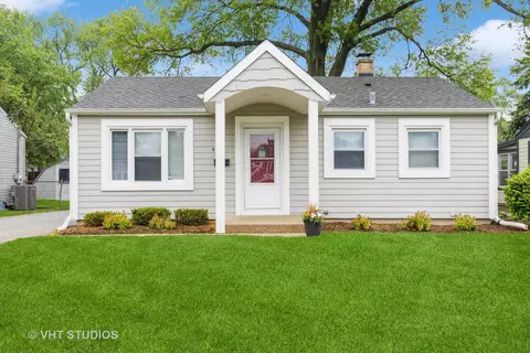 484 Everett Ave, Crystal Lake, IL 60014