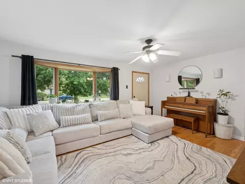 1345 Winaki Trl, Algonquin, IL 60102 photo 8