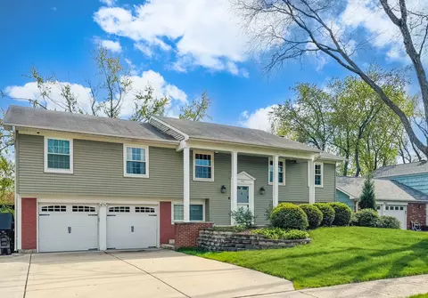 931 Bernard Dr, Buffalo Grove, IL 60089