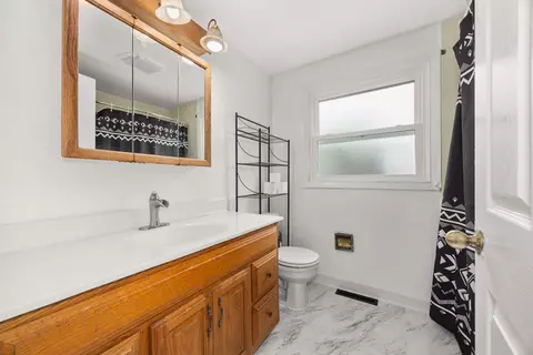 Bath - 800 Bryn Mawr Ave, Bartlett, IL 60103 photo 2 of 2
