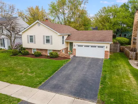 1617 Orth Dr, Wheaton, IL 60189