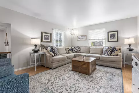 Living - 1617 Orth Dr, Wheaton, IL 60189 photo 1 of 5