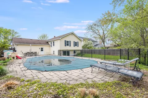 Exterior - 1617 Orth Dr, Wheaton, IL 60189 photo 4 of 8