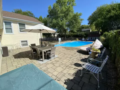 Exterior - 1617 Orth Dr, Wheaton, IL 60189 photo 6 of 8