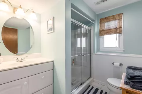 Bath - 1617 Orth Dr, Wheaton, IL 60189 photo 2 of 2