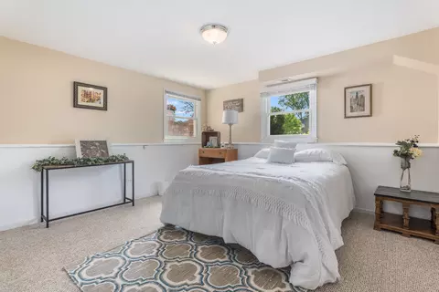 Bedroom - 1617 Orth Dr, Wheaton, IL 60189 photo 3 of 3
