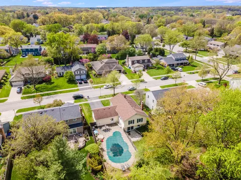 View/Area - 1617 Orth Dr, Wheaton, IL 60189 photo 4 of 5