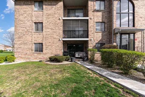 13324 W Circle Drive Pkwy #601, Crestwood, IL 60418