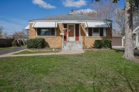 2774 S Scott St, Des Plaines, IL 60018