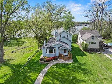1307 Tower Ln, Cary, IL 60013 photo 2