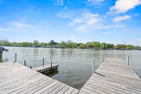 1307 Tower Ln, Cary, IL 60013 photo 16