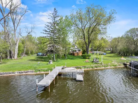 1307 Tower Ln, Cary, IL 60013 photo 3