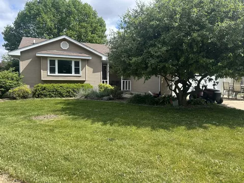 137 W Sixth Pl, Manteno, IL 60950